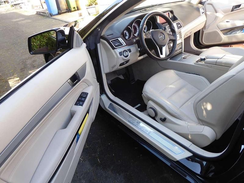 Gebraucht Mercedes E250 211 PS (155 kW) 2014 Schwarz Cabrio