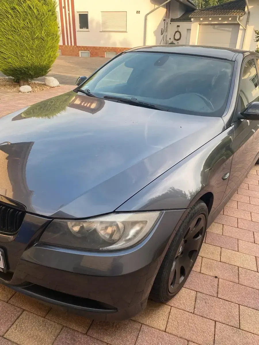 Gebraucht BMW 318 143 PS (105 kW) 2008 Grau Limousine
