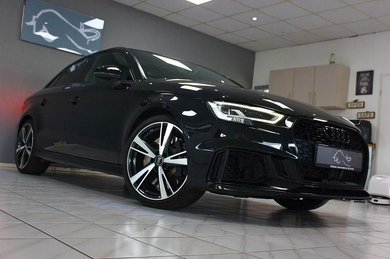 Gebraucht Audi RS3 Ambiente 400 PS (294 kW) 2019 Mythosschwarz met. (metallic) Limousine