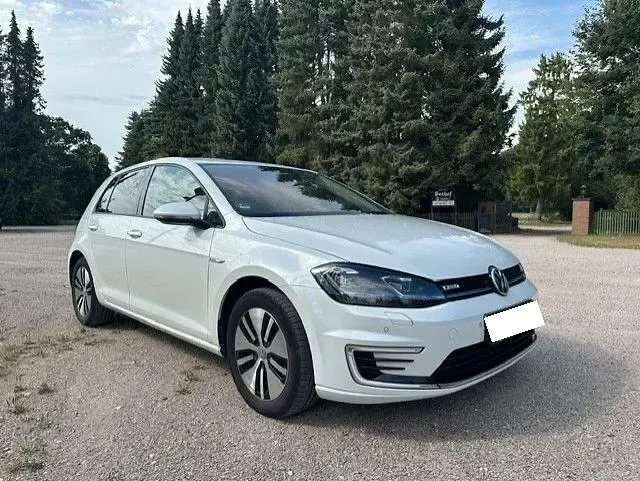 Gebraucht VW e-Golf 100 kW (136 PS) 2020 Weiß Kleinwagen