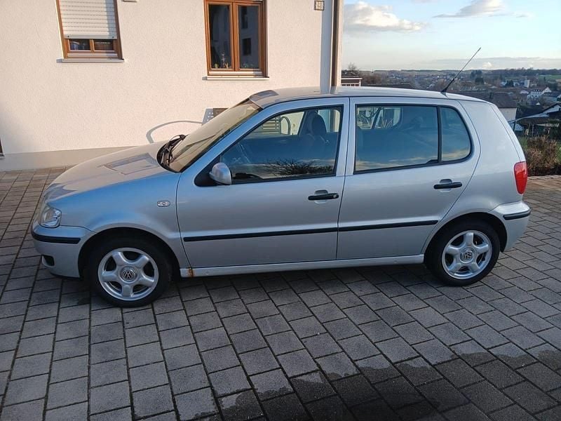 Gebraucht VW Polo 60 PS (44 kW) 2001 Silber Kleinwagen