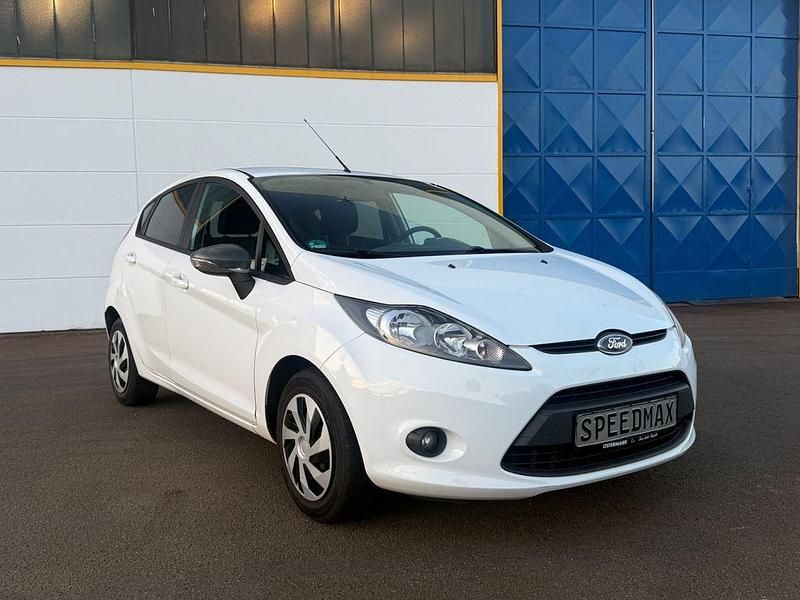 Weiß Gebraucht 2011 Ford Fiesta Viva Kleinwagen | 3.790 € (Fairer Preis) - Bild 1/4