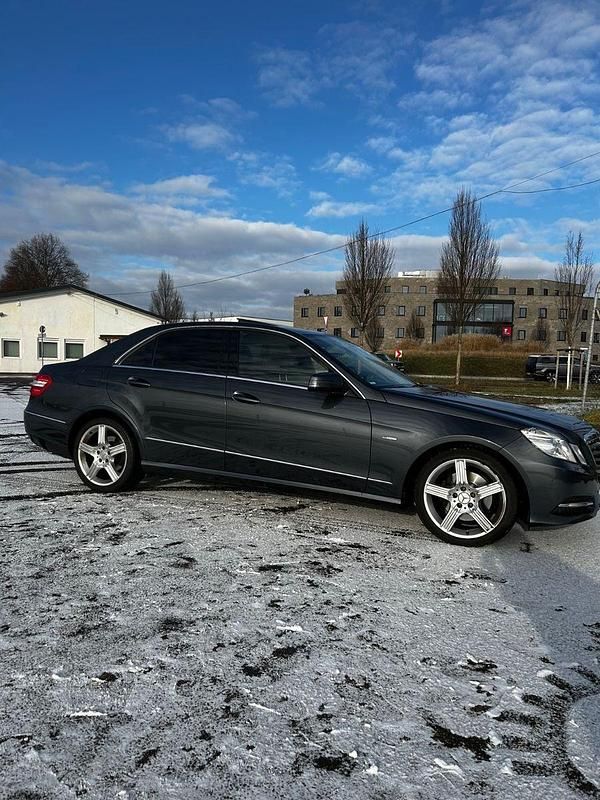 Gebraucht Mercedes E350 265 PS (194 kW) 2011 Grau Limousine