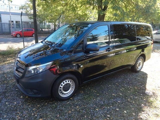 Schwarz Gebraucht 2016 Mercedes Vito Van / Kleinbus | 18.445 € - Bild 1/4