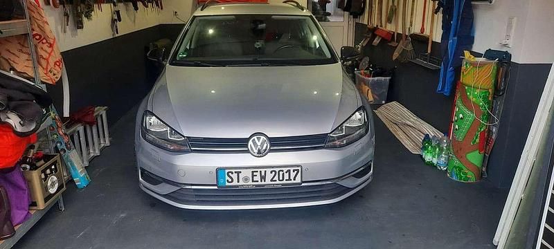 Gebraucht 2019 VW Golf VII Highline Kombi | 12.300 € (Guter Preis) - Bild 1/4