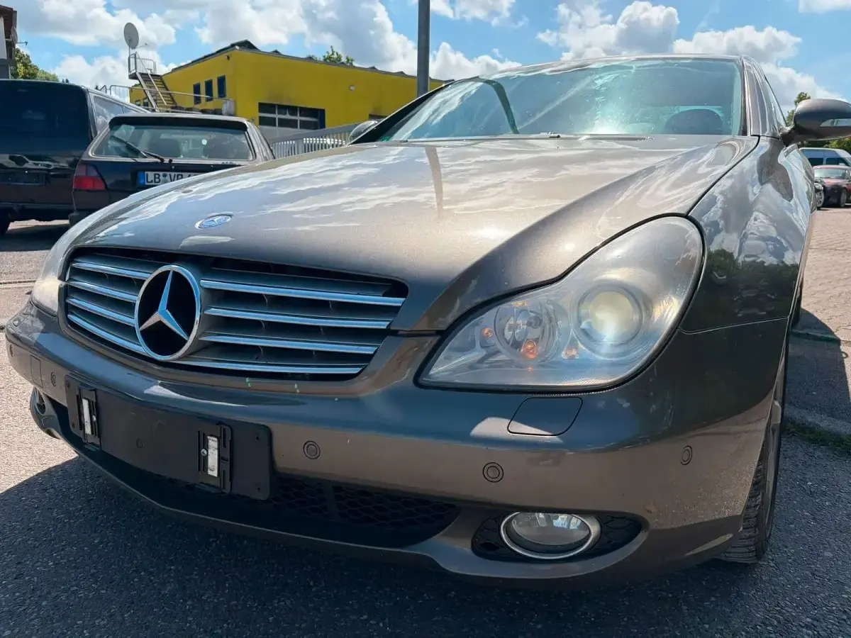 Gebraucht Mercedes CLS320 224 PS (164 kW) 2007 Braun Coupé