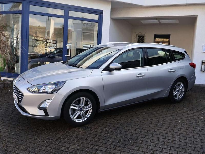 Gebraucht Ford Focus Cool & Connect 125 PS (91 kW) 2021 Polarsilber Kombi
