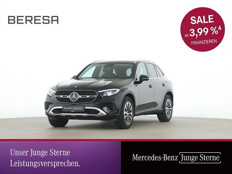 Schwarz Gebraucht 2024 Mercedes GLC200 Avantgarde SUV | 49.980 € (Guter Preis) - Bild 1/3