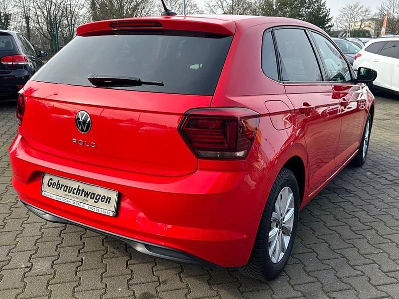 Gebraucht VW Polo Highline 95 PS (69 kW) 2021 Rot Limousine