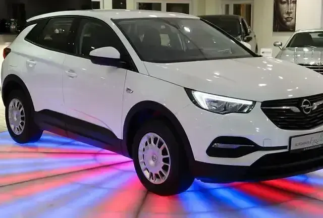 Gebraucht Opel Grandland X Edition 131 PS (96 kW) 2019 Weiß SUV