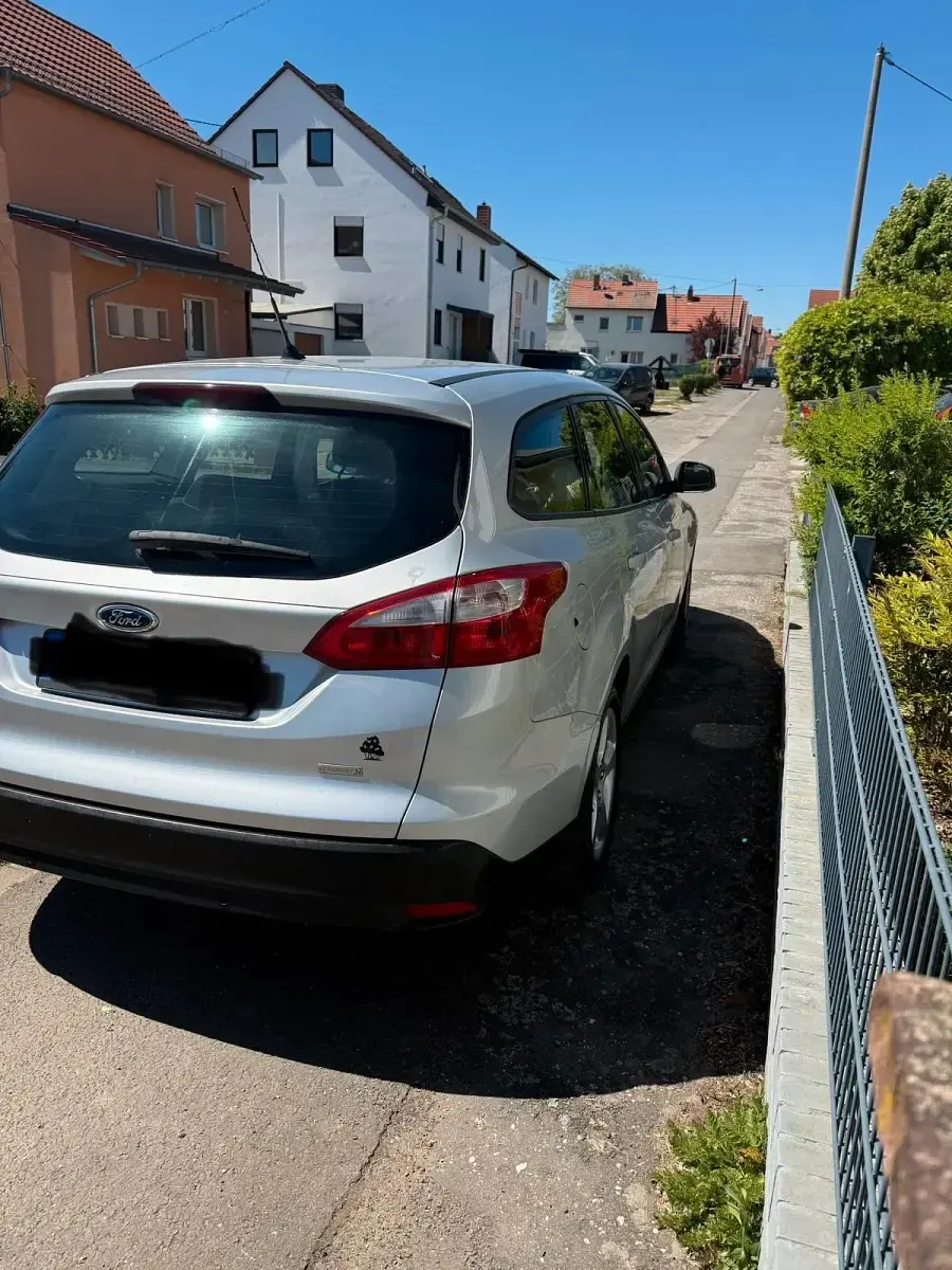 Gebraucht Ford Focus 100 PS (73 kW) 2014 Kombi