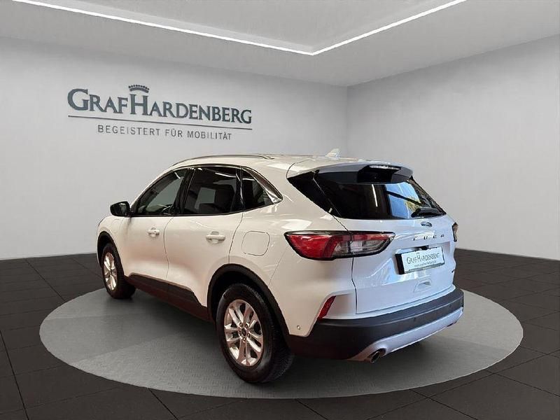 Gebraucht Ford Kuga Titanium 152 PS (111 kW) 2022 Weiß SUV