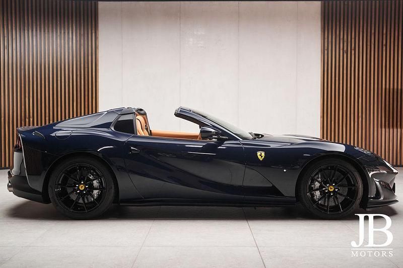 Gebraucht Ferrari 812 795 PS (584 kW) 2020 Blu pozzi Cabrio