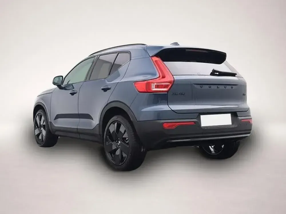 Neu Volvo XC40 Plus 197 PS (144 kW) 2026 Manufacturer SUV