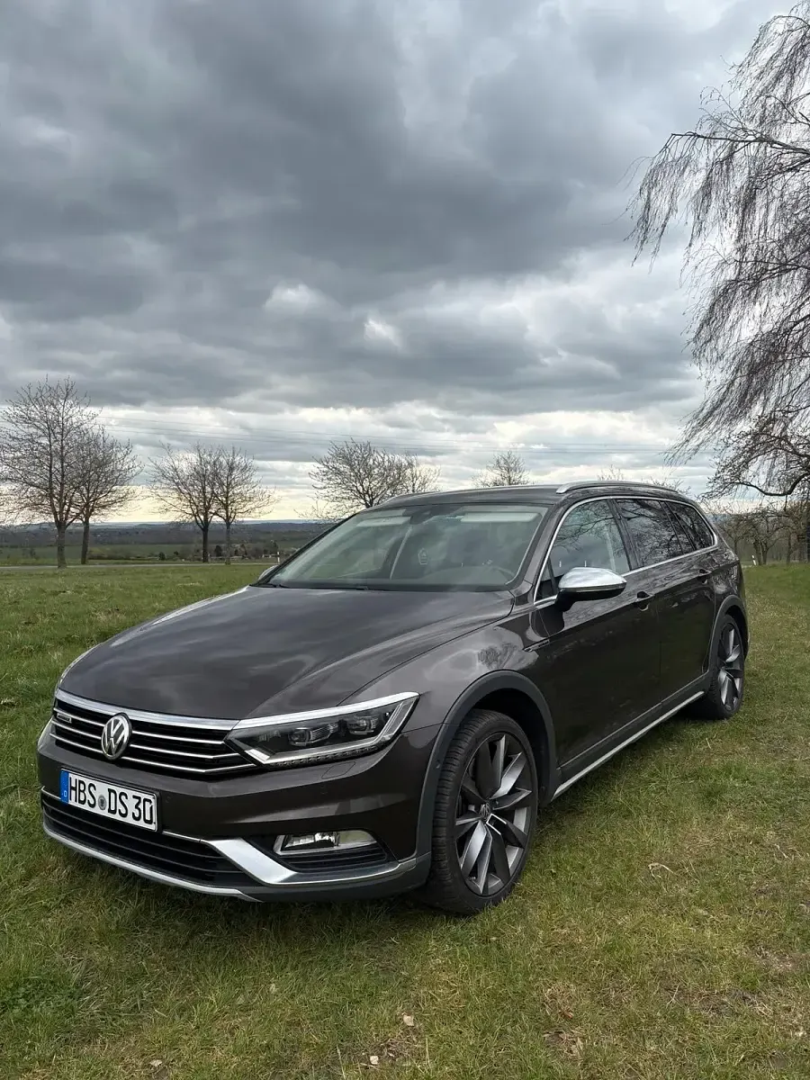 Gebraucht VW Passat Alltrack 239 PS (175 kW) 2016 Braun Kombi