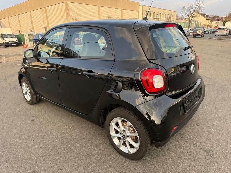 Gebraucht Smart ForFour 71 PS (52 kW) 2015 Schwarz Kleinwagen