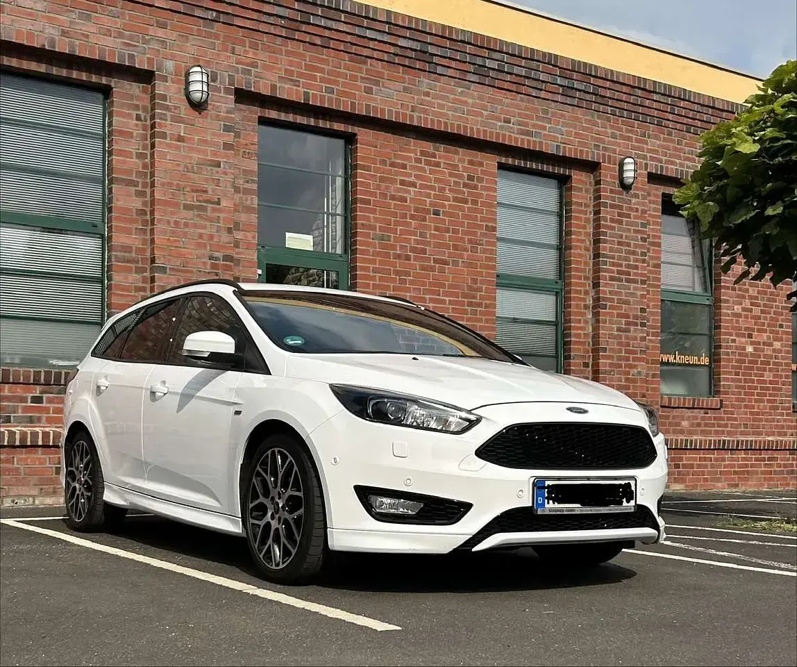 Gebraucht Ford Focus ST-Line 150 PS (110 kW) 2018 Weiß Kombi