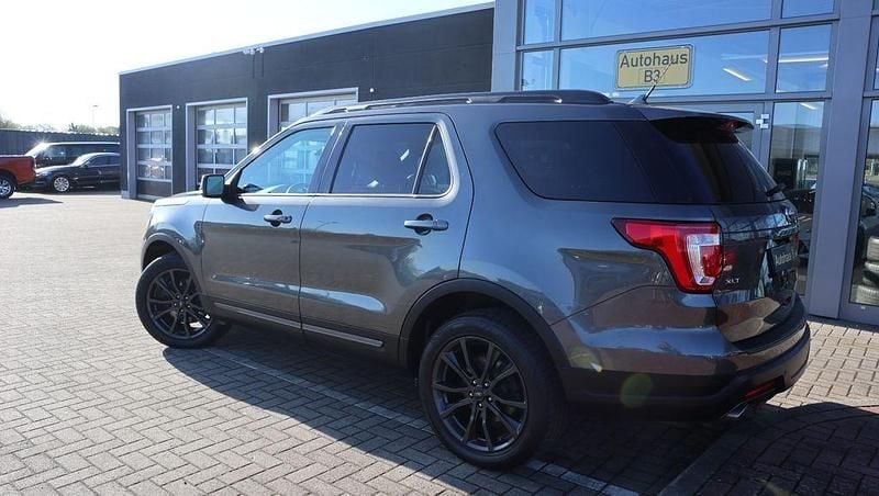 Używany Ford Explorer XLT 294 KM (216 kW) 2018 Szary SUV