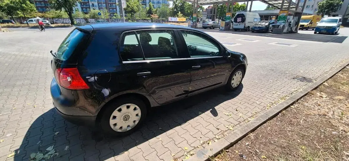 Gebraucht VW Golf V 115 PS (84 kW) 2004 Schwarz Kleinwagen