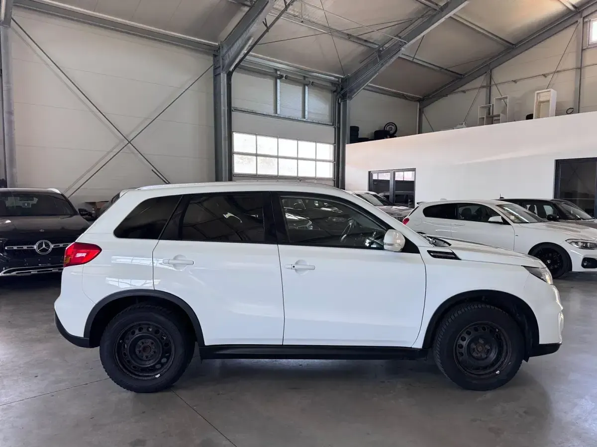 Gebraucht Suzuki Vitara Comfort 120 PS (88 kW) 2018 Weiß SUV
