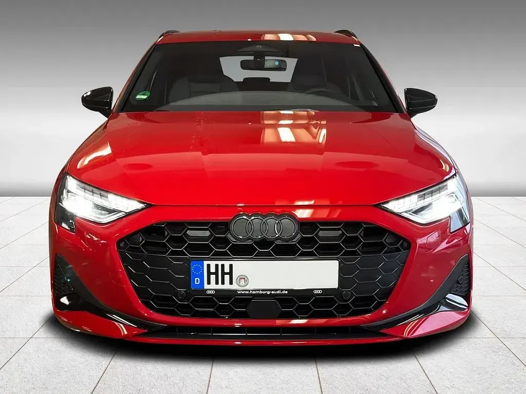 Second-hand Audi A3 S-Line 150 CP (110 kW) 2026 Roșu Berlinǎ