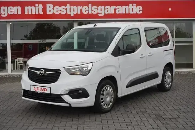 Gebraucht Opel Combo 110 PS (80 kW) 2022 Weiss Van / Kleinbus
