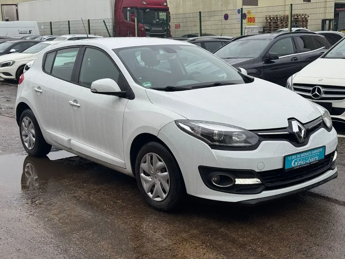 Gebraucht Renault Mégane III Initiale Paris 110 PS (80 kW) 2014 Weiß Kleinwagen