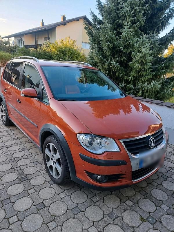 Orange Gebraucht 2008 VW Touran Van / Kleinbus | 4.600 € (Etwas zu teuer) - Bild 1/4