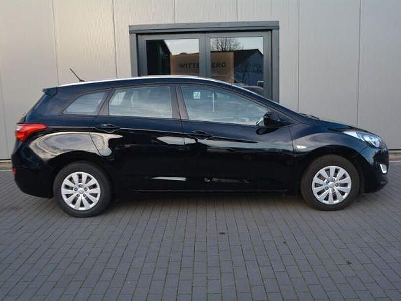 Gebraucht Hyundai i30 Classic 110 PS (80 kW) 2015 Schwarz Kombi