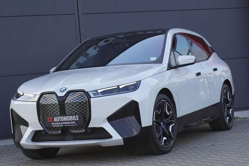 Gebraucht BMW iX Performance 384 kW (523 PS) 2023 Weiß SUV
