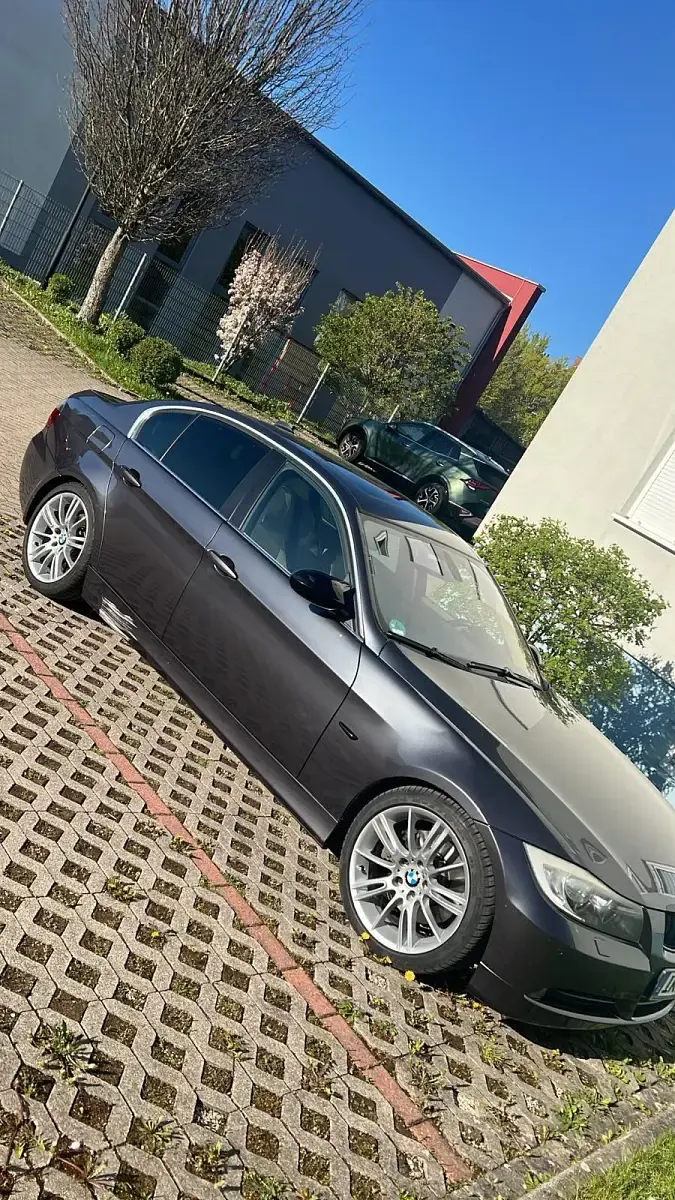 Gebraucht BMW 330 258 PS (189 kW) 2007 Grau Limousine