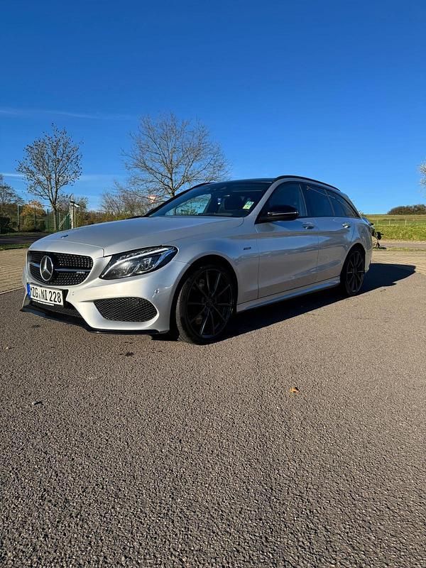 Silber Gebraucht 2016 Mercedes C450 AMG AMG Kombi | 26.900 € (Fairer Preis) - Bild 1/4