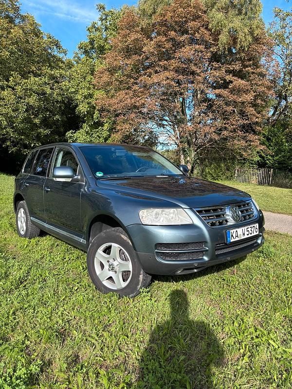 Grau Gebraucht 2005 VW Touareg SUV | 5.600 € (Etwas zu teuer) - Bild 1/4