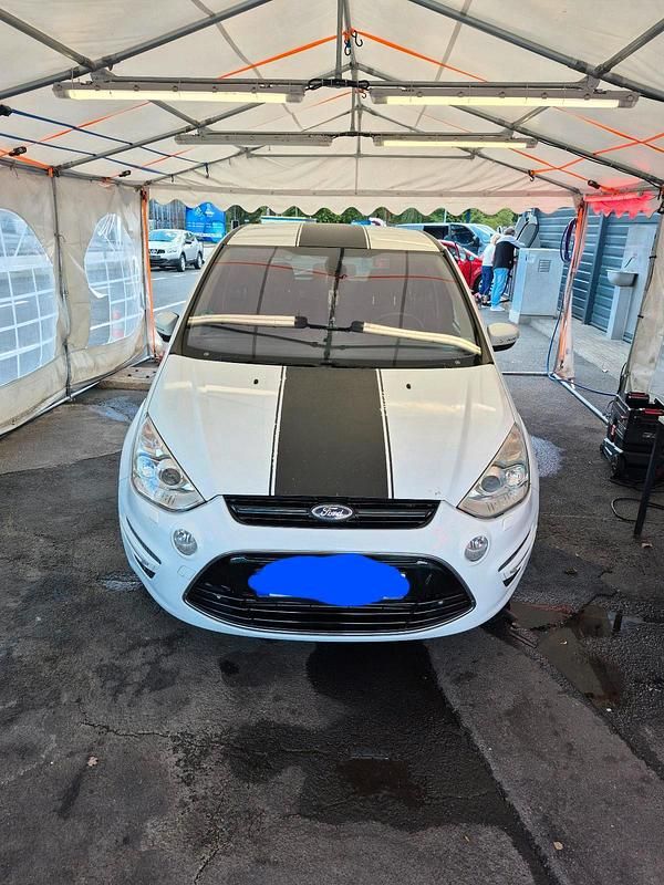 Weiß Gebraucht 2010 Ford S-MAX S Van / Kleinbus | 4.800 € (Etwas zu teuer) - Bild 1/4