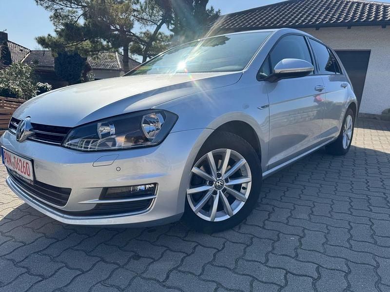 Gebraucht VW Golf VII LOUNGE 110 PS (80 kW) 2015 Silber Limousine