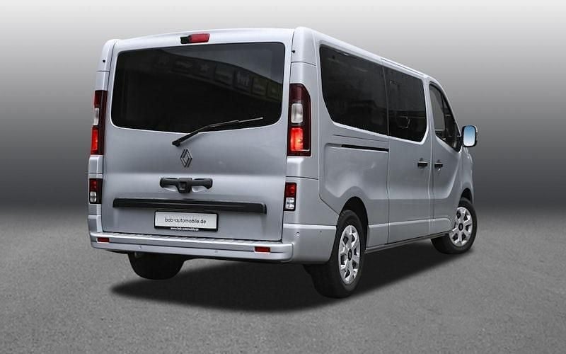 Second-hand Renault Trafic Evolution 150 CP (110 kW) 2024 Gri Monovolum