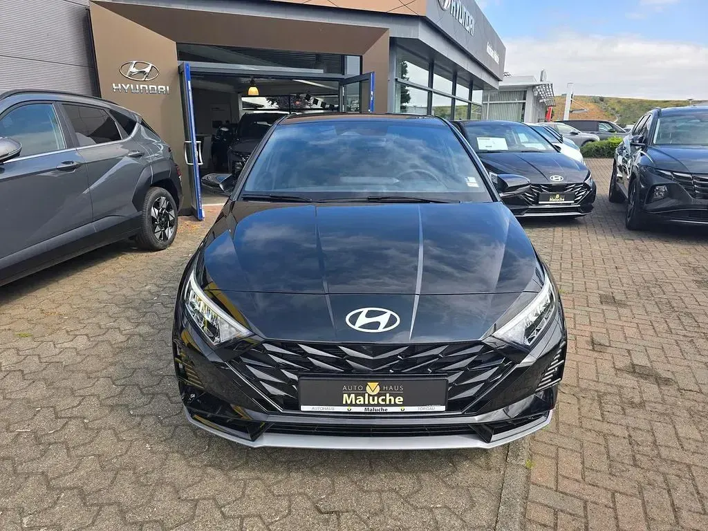 Neu Hyundai i20 Blackline 90 PS (66 kW) 2026 Schwarz Kleinwagen