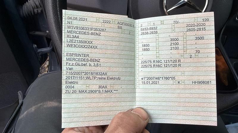 Gebraucht Mercedes E-Sprinter 85 kW (116 PS) 2021 Grau Van