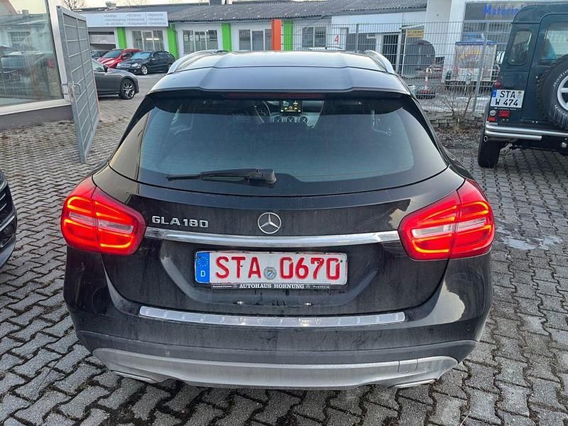 Gebraucht Mercedes GLA180 122 PS (89 kW) 2016 Schwarz SUV
