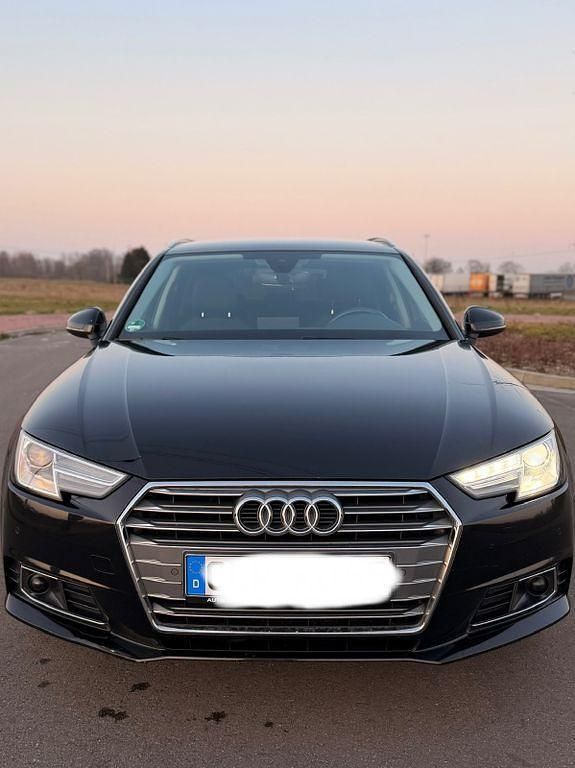 Gebraucht Audi A4 Sport 190 PS (139 kW) 2018 Schwarz Kombi