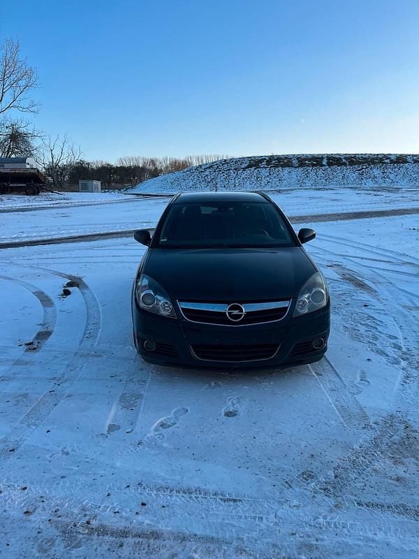 Gebraucht Opel Signum 150 PS (110 kW) 2006 Schwarz Kleinwagen