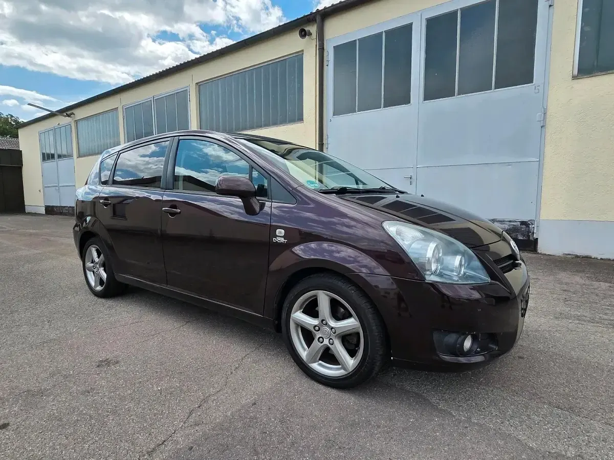 Gebraucht Toyota Corolla Verso Executive 177 PS (130 kW) 2008 Violet Van / Kleinbus