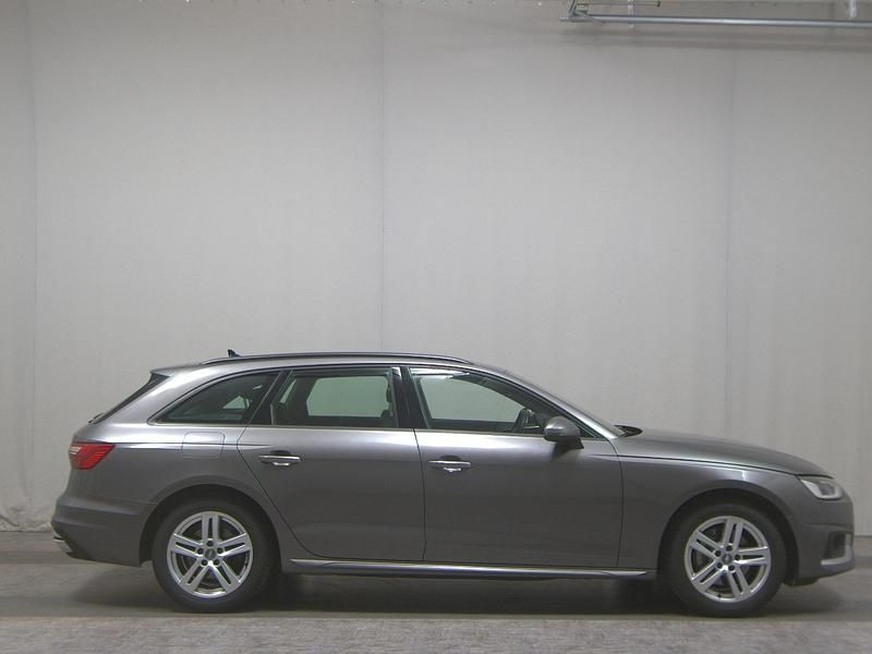 Grau Gebraucht 2022 Audi A4 Advanced Kombi | 20.980 € (Guter Preis) - Bild 1/4