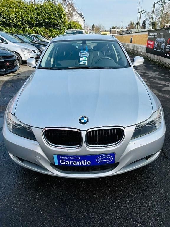 Gebraucht BMW 318 143 PS (105 kW) 2009 Silber Kombi