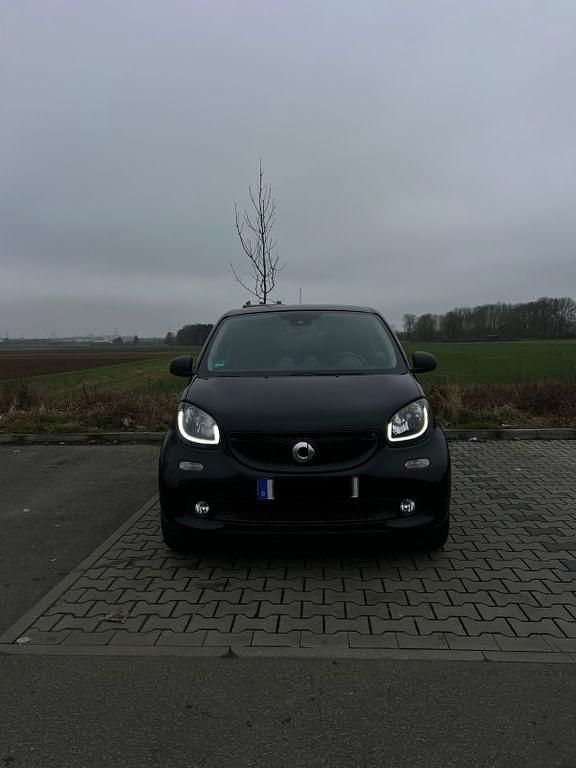 Gebraucht Smart ForFour Passion 71 PS (52 kW) 2017 Schwarz Kleinwagen
