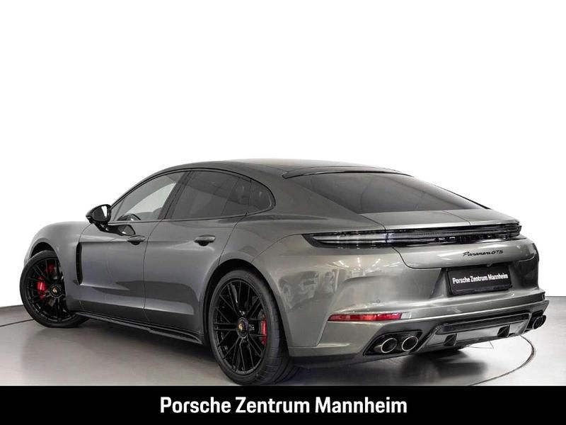 Neu Porsche Panamera GTS 500 PS (367 kW) 2026 Gruen Limousine