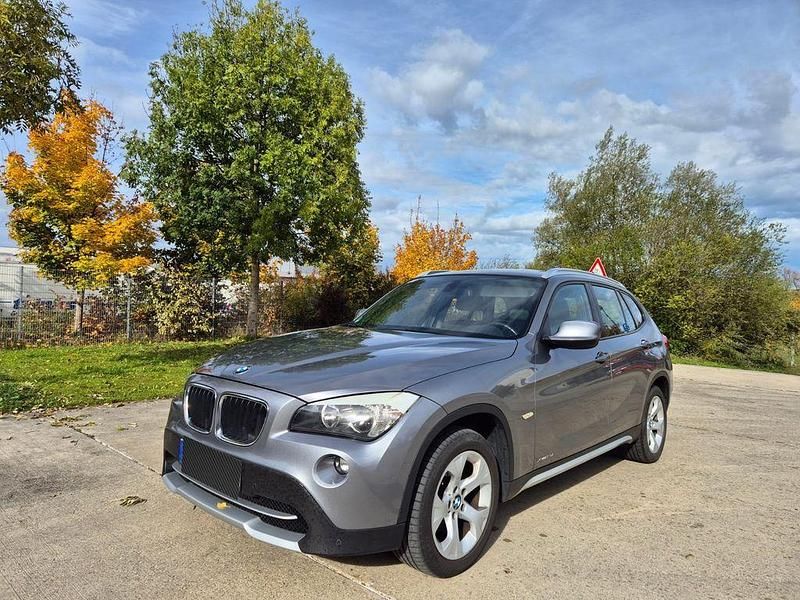 Grau Gebraucht 2011 BMW X1 xLine SUV | 7.299 € (Guter Preis) - Bild 1/4
