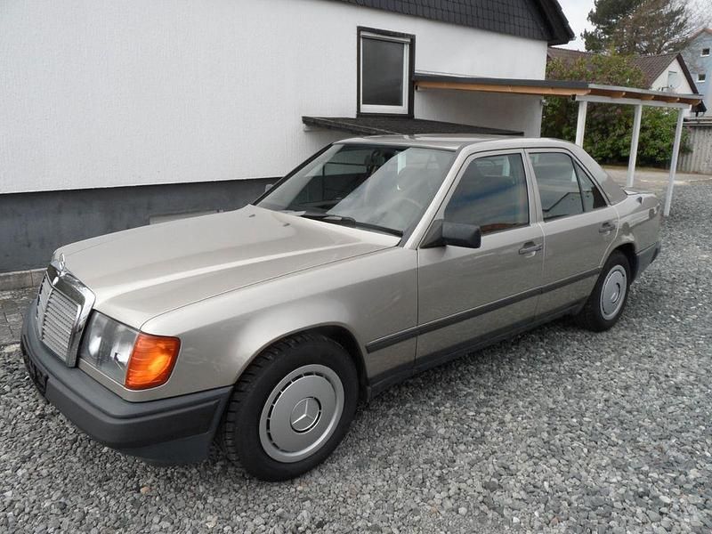 Gebraucht Mercedes E200 118 PS (86 kW) 1989 Limousine