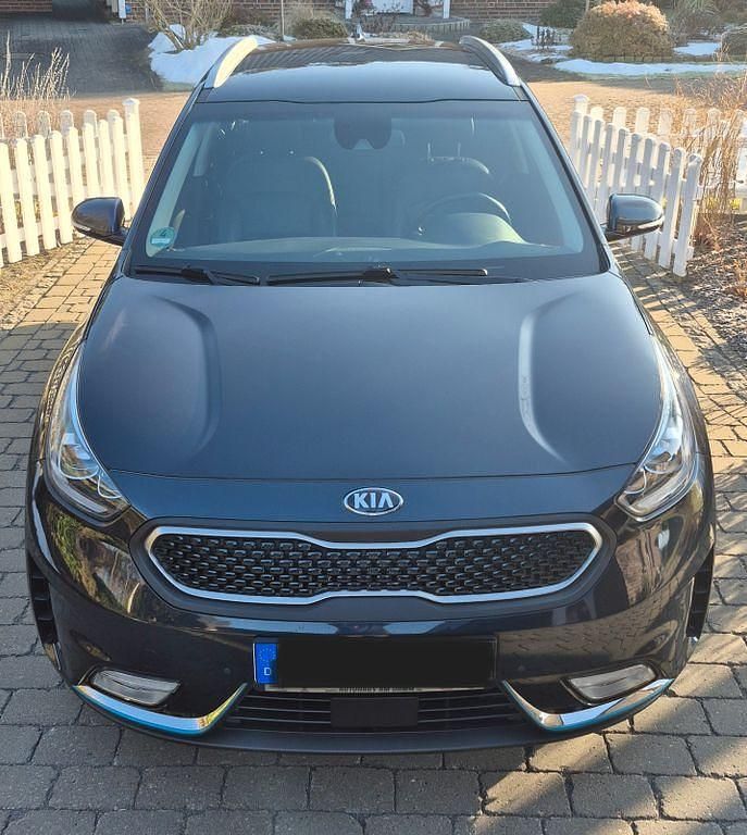 Gebraucht Kia Niro Spirit 141 PS (103 kW) 2018 Blau SUV