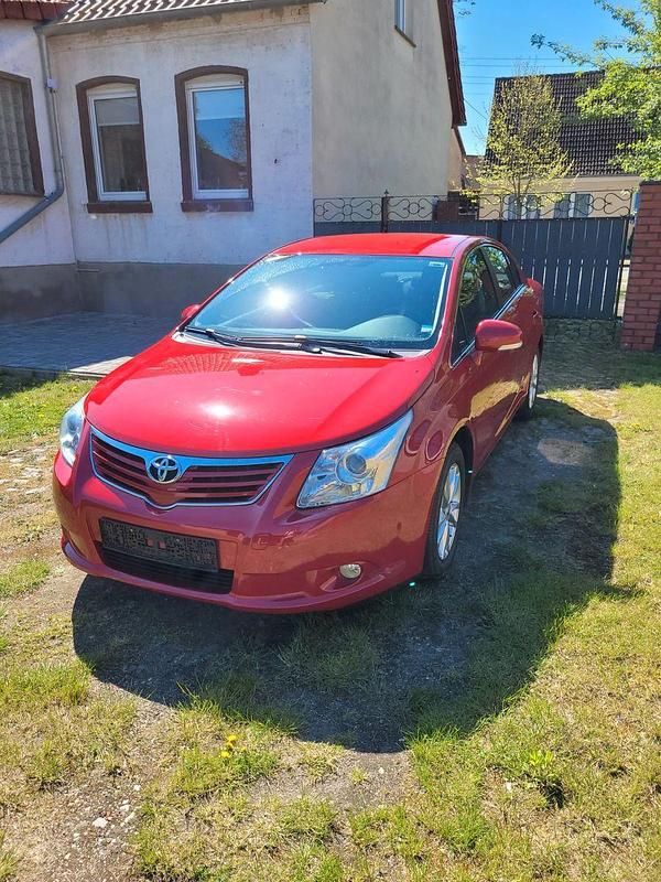 Rot Gebraucht 2011 Toyota Avensis Executive Limousine | 7.000 € (Guter Preis) - Bild 1/4